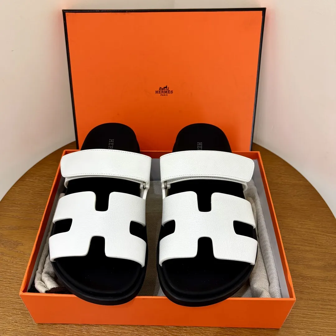 Chypre Sandal White Noir